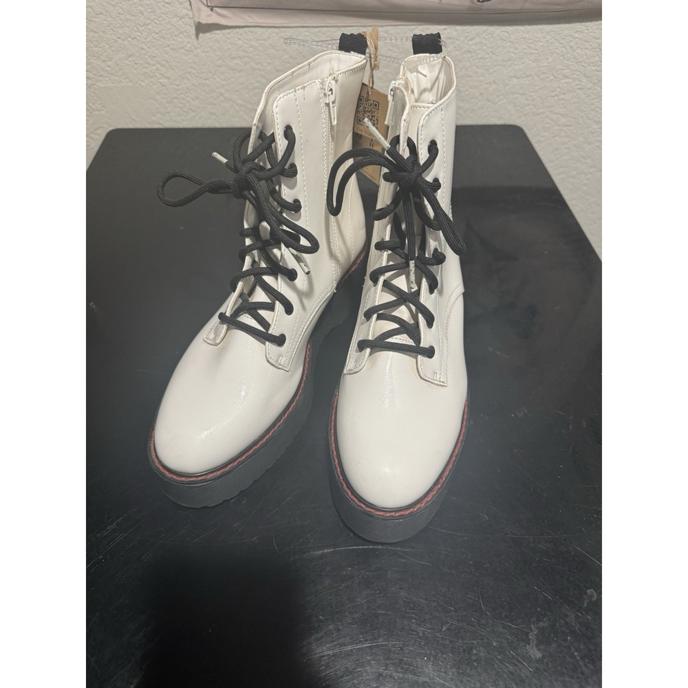 Steve Madden White Platform Boots Women's 10 NWT no box